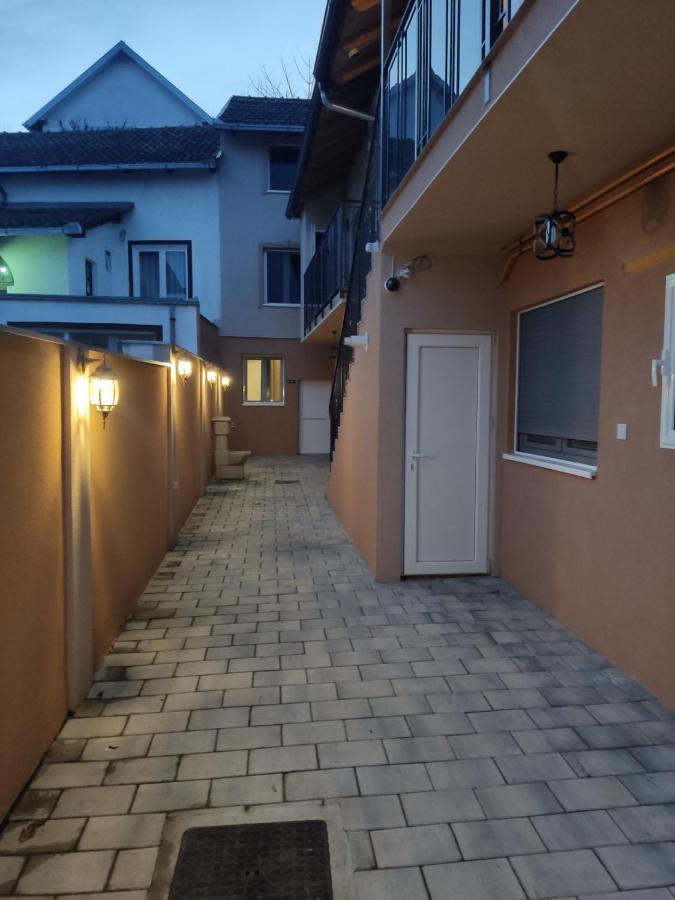 Apartmani Sladjana Újvidék Kültér fotó